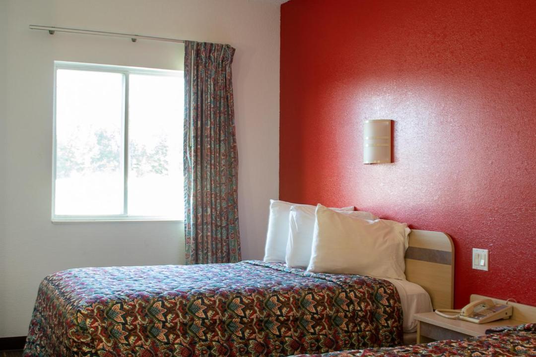 Morgantown Inn & Suites Extérieur photo