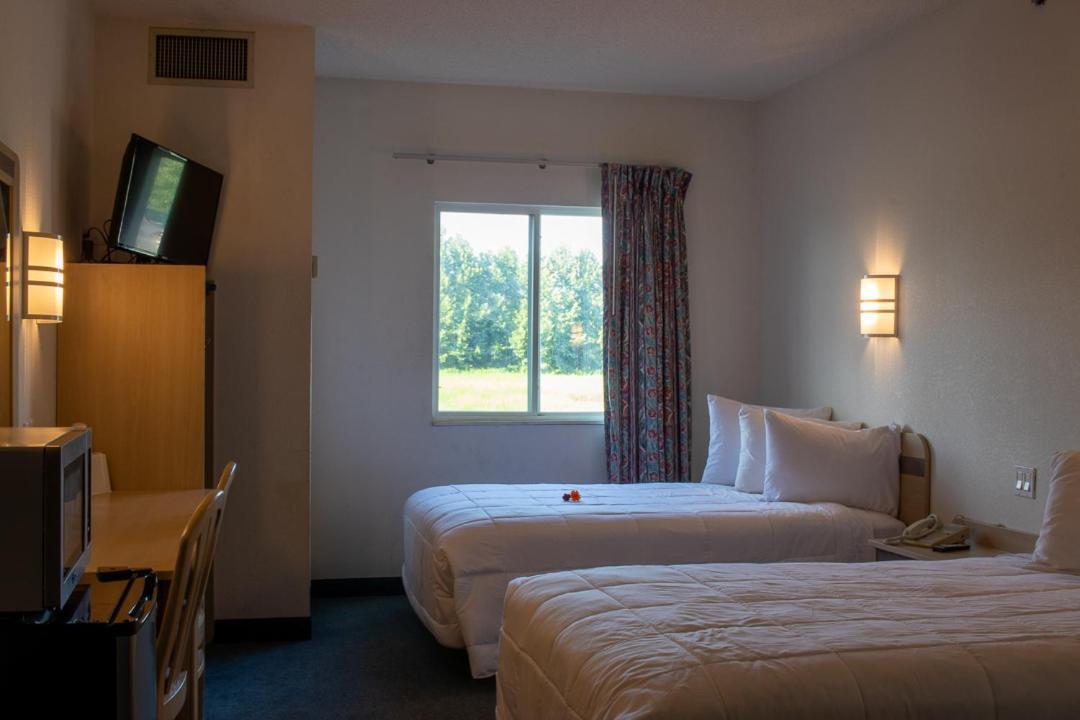 Morgantown Inn & Suites Extérieur photo